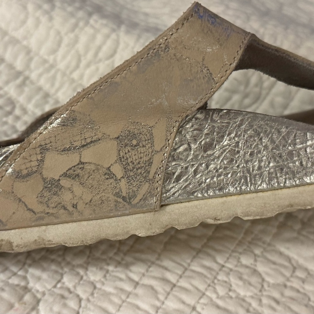BIRKENSTOCK Woman’s Gizeh Sandal - Picture 6 of 8